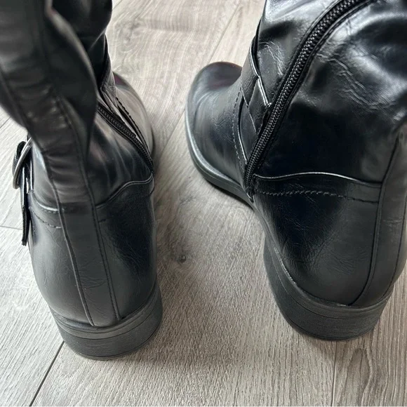 Women’s Black Boots - Picture 4 of 5